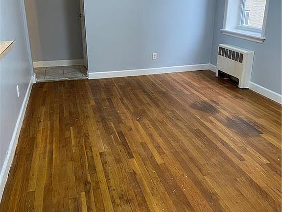 3rd image of 445 Bolton Ave