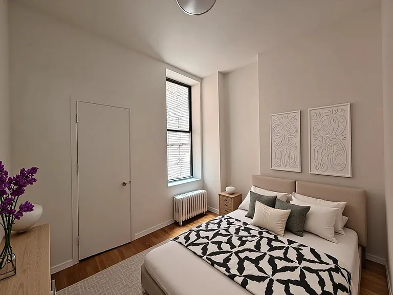 328 E 15th St #6 — Photo 2