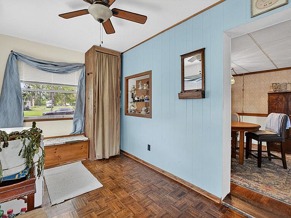 2nd image of 2015 N Zenith Ave