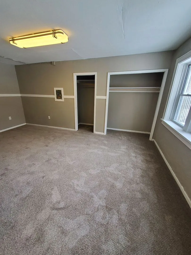 2214-2220 W Hopkins St. (8 Unit) — Photo 2