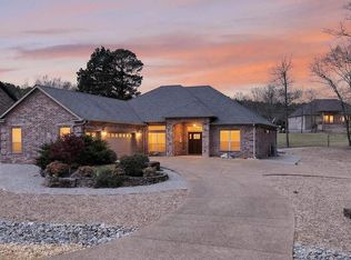 3 Linares Ln, Hot Springs Village, AR 71909