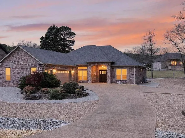 3 Linares Ln, Hot Springs Village, AR 71909