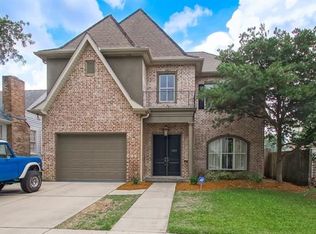 137 Ridgewood Dr, Metairie, LA 70005