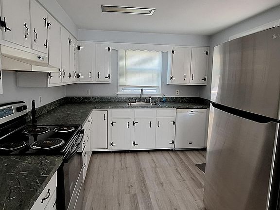 5th image of 6 Foster Ave