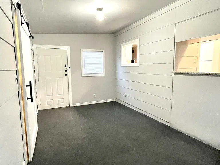 61 15th Ave NW — Photo 9