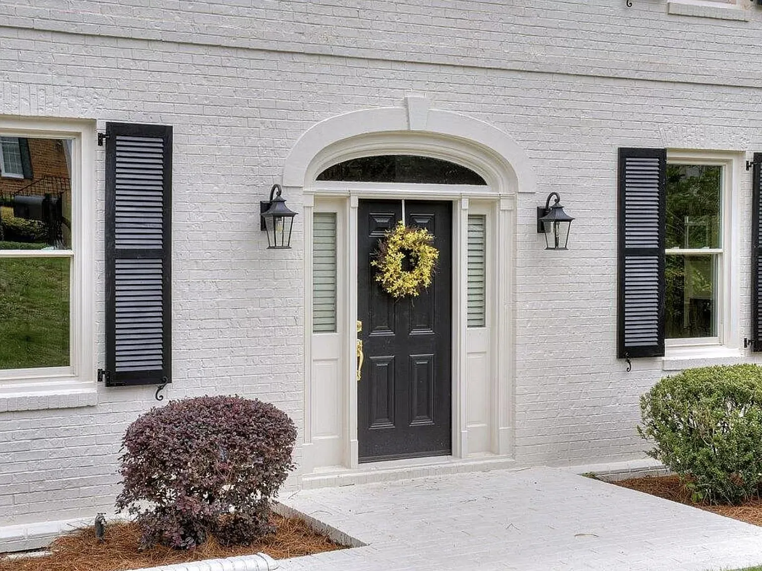 4 bed, 2472 sqft, $3,500 — Photo 2