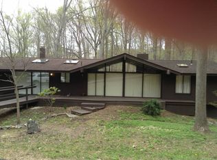 121 Pugh Rd, Wayne, PA 19087