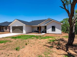 707 E Davenport St, Stamford, TX 79553