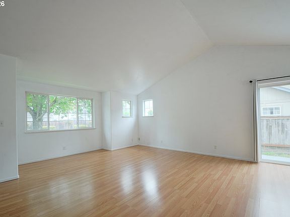 4th image of 785 Red Cedar Ct