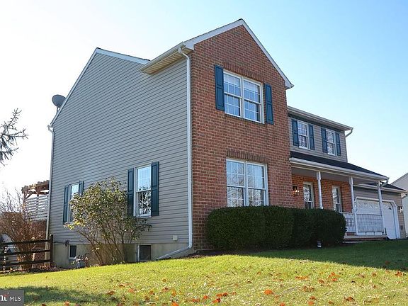 4th image of 1826 Creston Dr