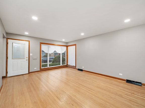 3rd image of 12809 S May St