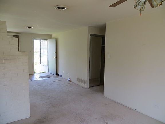 5th image of 226 S Webster Ln