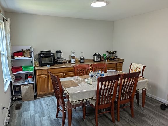 4th image of 8121 Crabapple Ln