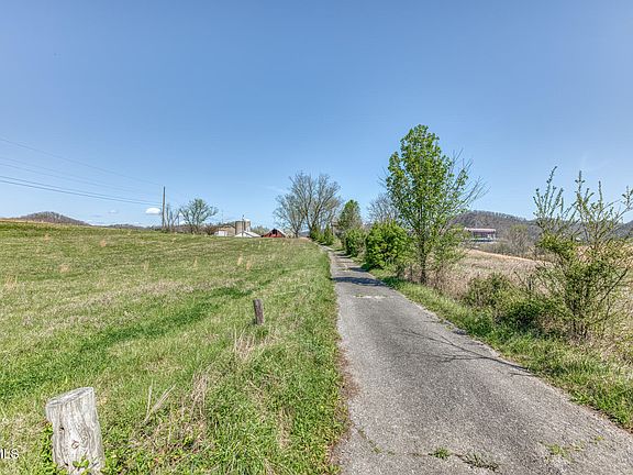 5th image of 191 White Top Rd