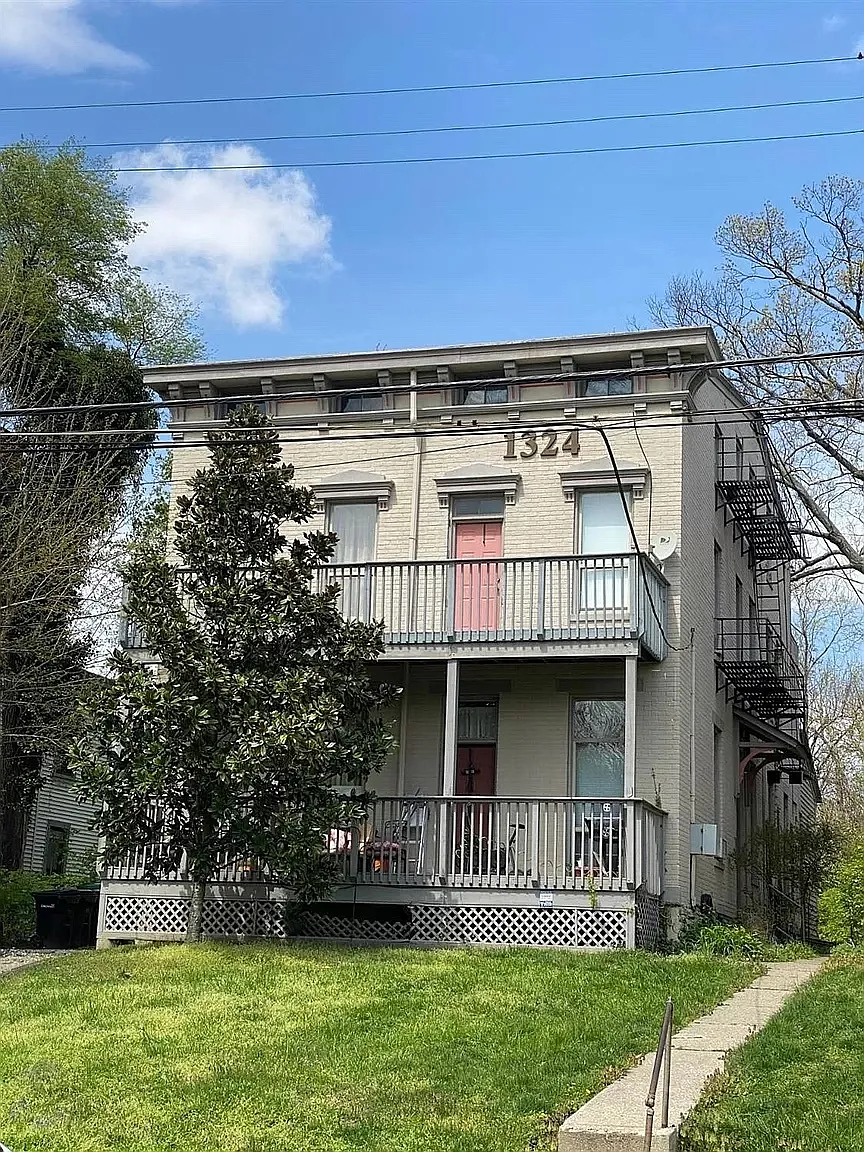 1324 Chapel St — Photo 2