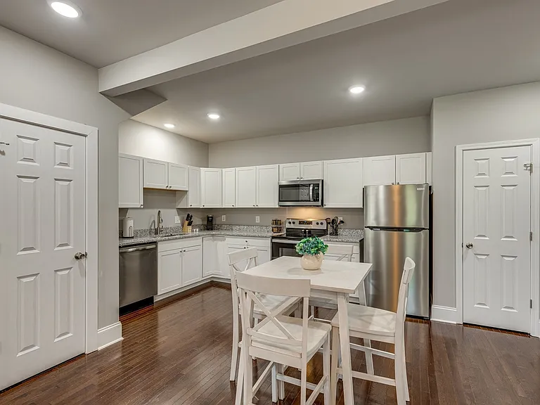 448 Caldwell Dr — Photo 5