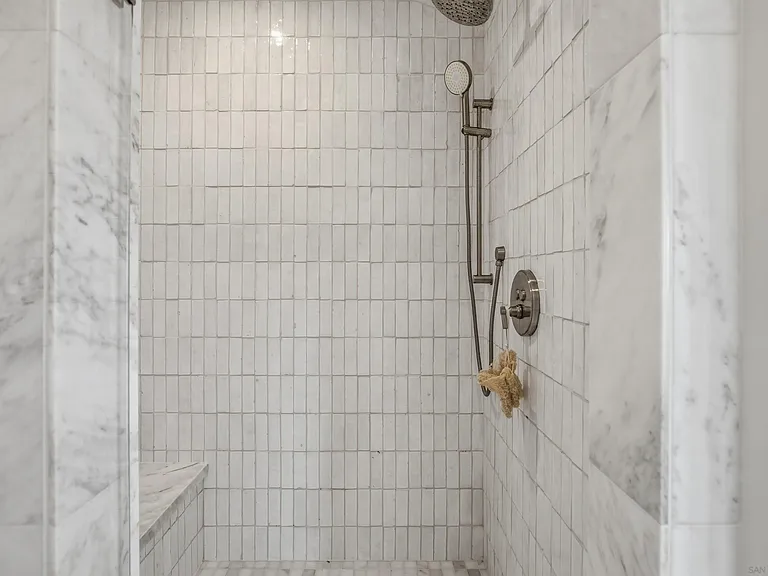 1027 F Ave — Photo 30