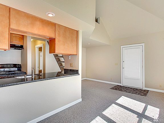 3rd image of 750 2nd Ave NW