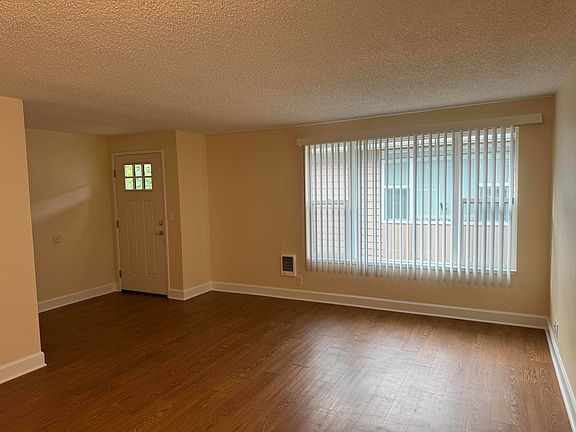 4th image of 980 Klaskanine Ave #2