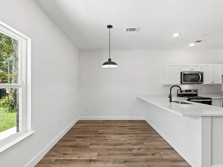 910 Barrow St #1 — Photo 8