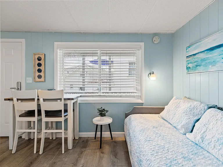 44 E Grand Ave #463 — Photo 3