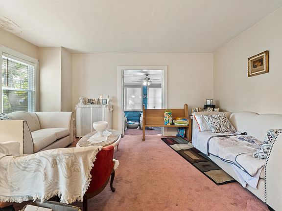 4th image of 42 Avenue B