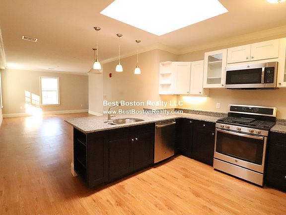 5th image of 286 Main St #205