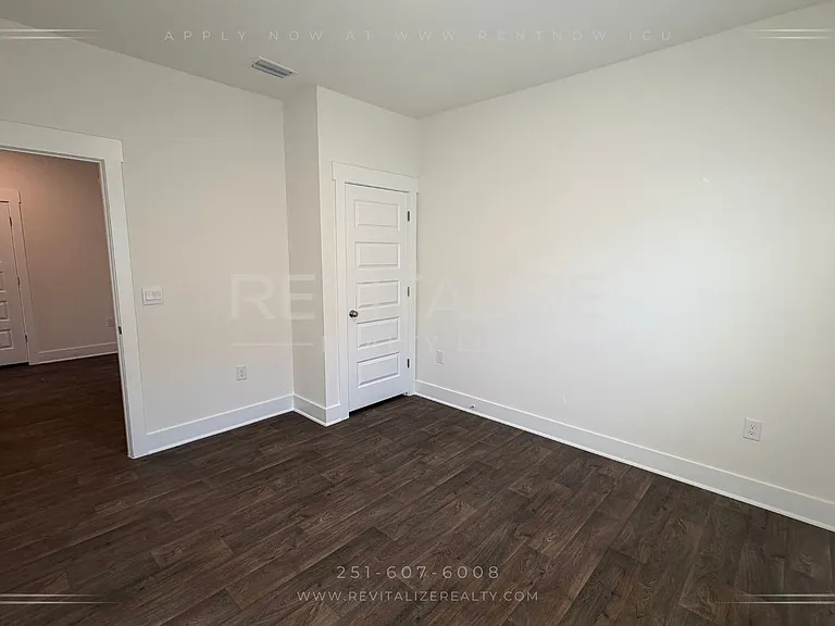 14913 Dayton Cir — Photo 11