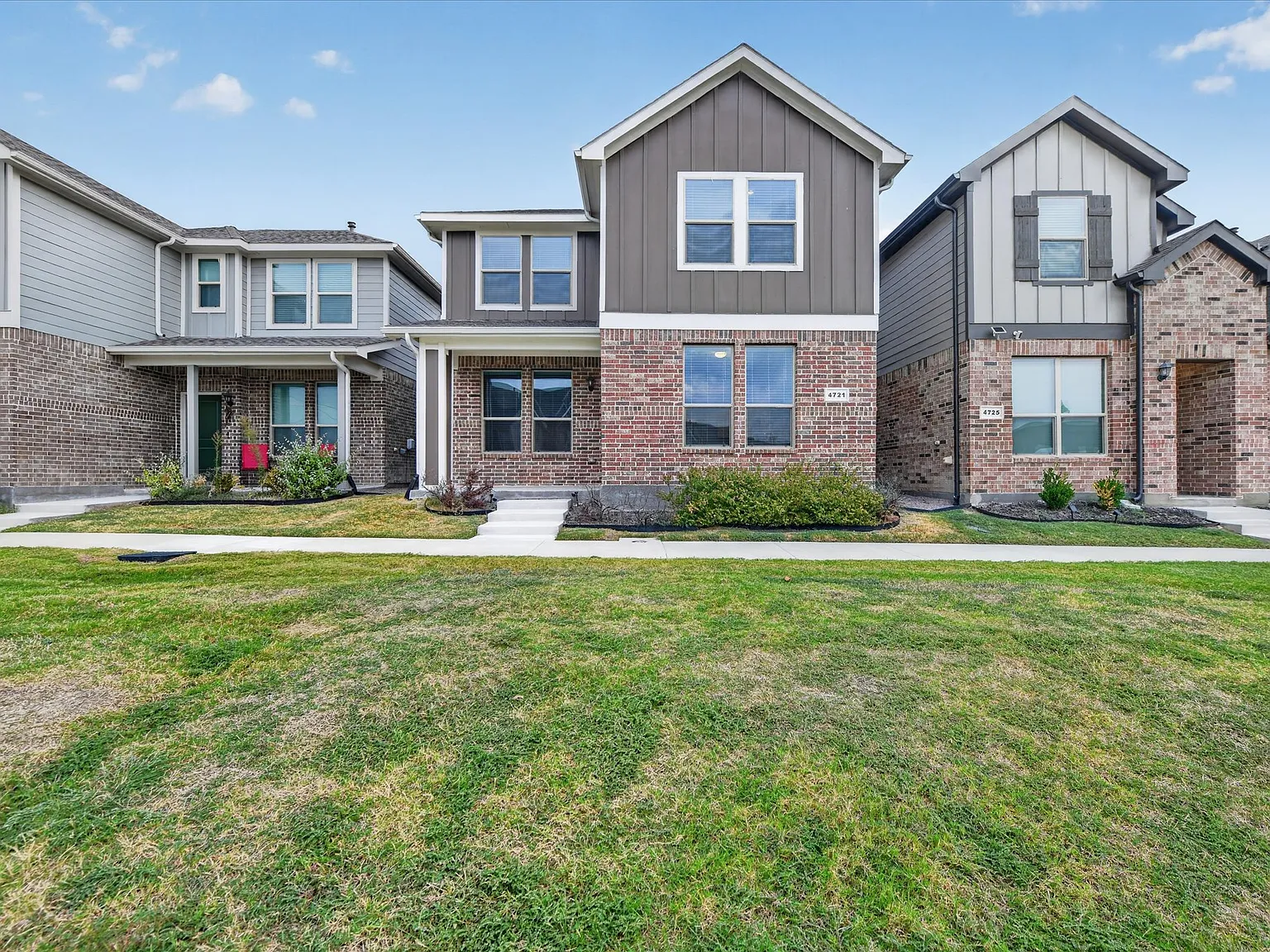 4 bed, 2.5 bath, 1962 sqft, $2,450 — Photo 4