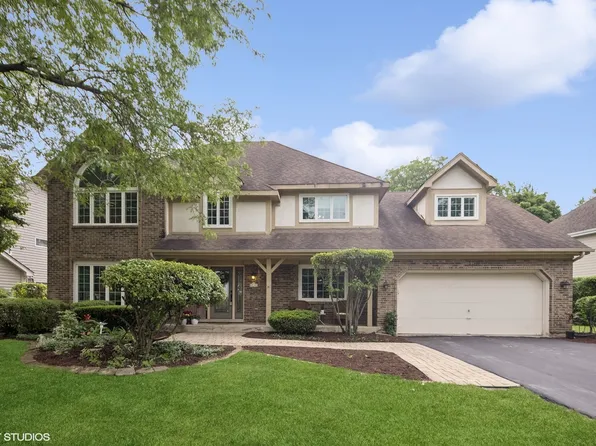 132 Danada Dr, Wheaton, IL 60189