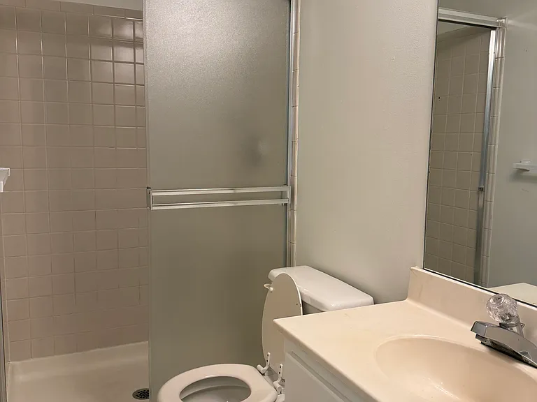 7800 N Camden Ave — Photo 8