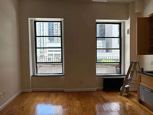 60 W 56th St #3A Photo 1
