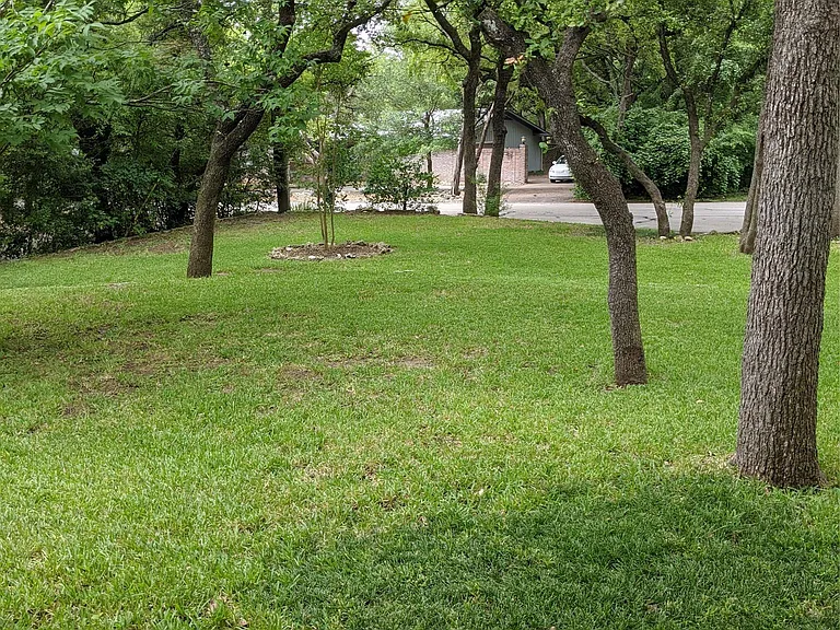 5904 Burlington Ct — Photo 3
