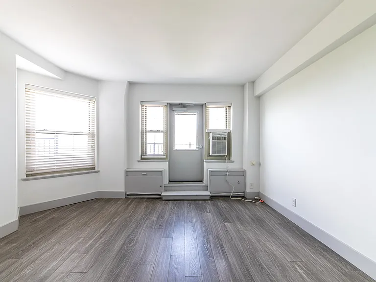 Dining/Living room