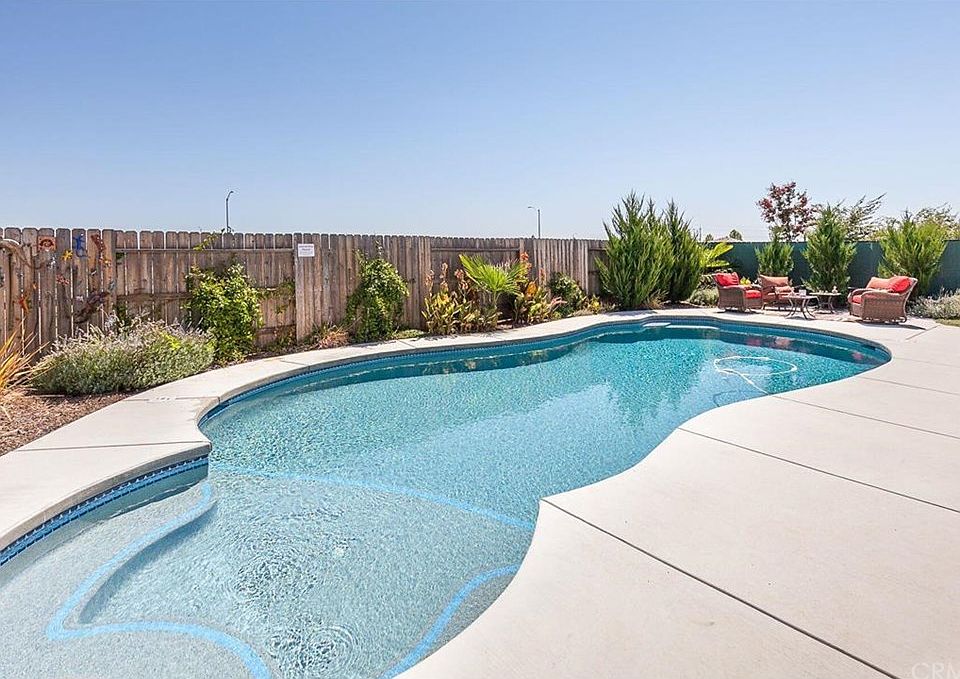 2nd image of 11 Abbott Cir