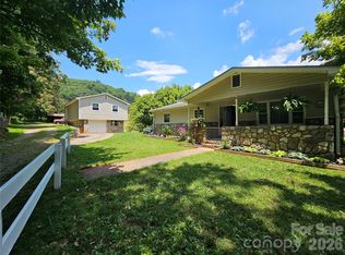 560 Bailey Mountain Rd, Mars Hill, NC 28754
