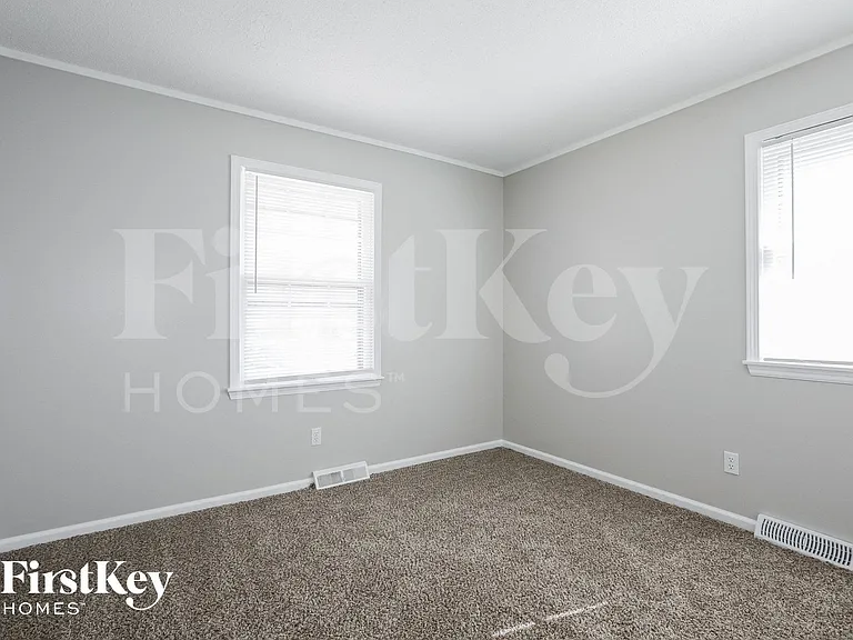 706 SW Merritt St — Photo 11