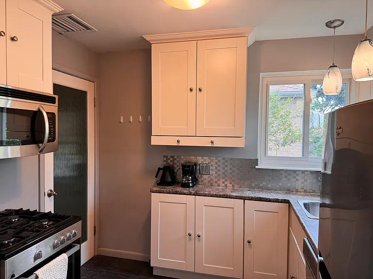 2020 Benton St — Photo 9