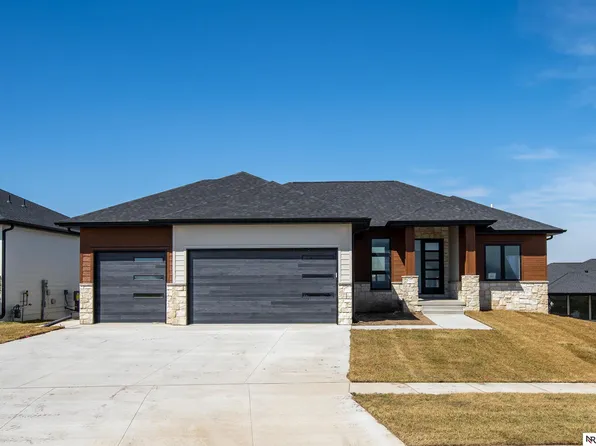 9401 S 87th St, Lincoln, NE 68526