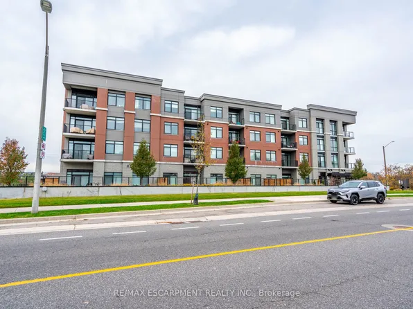 1 Redfern Ave #132, Hamilton, ON L9C 0E6