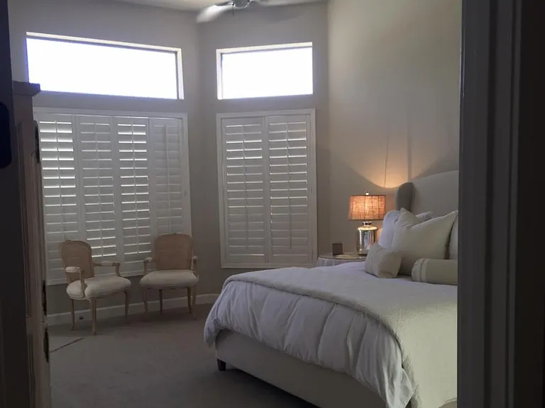 Gorgeous master with thermapedic mattress and controls