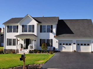 5710 Fieldview Dr, Roanoke, VA 24019