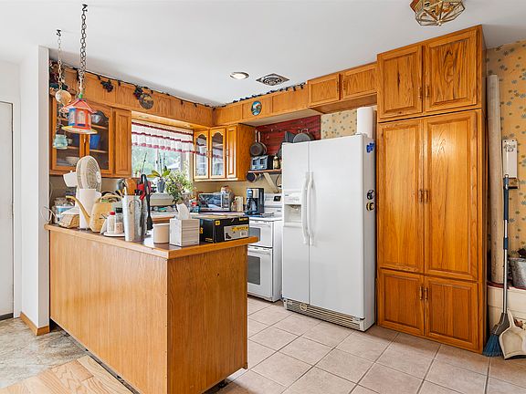 3rd image of 18W107 14th St