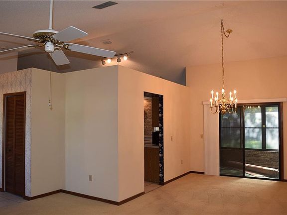 4th image of 2051 W Prairie Cir