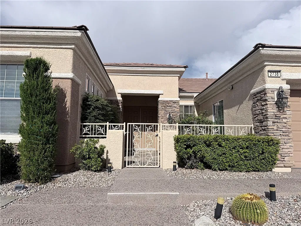 2 bed, 3.0 bath, 2592 sqft, $3,150 — Photo 2