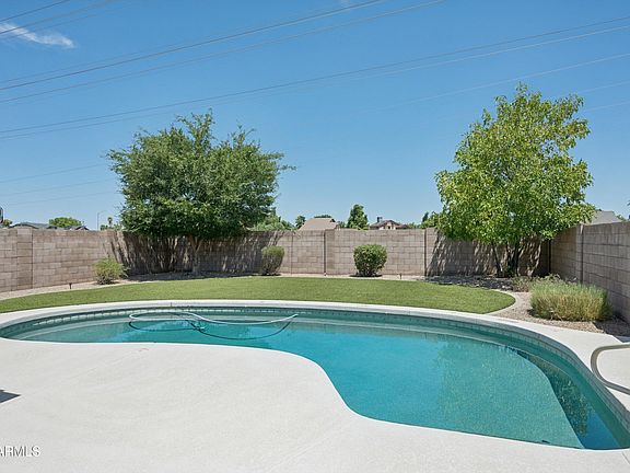 4th image of 4948 E COLBY Street
