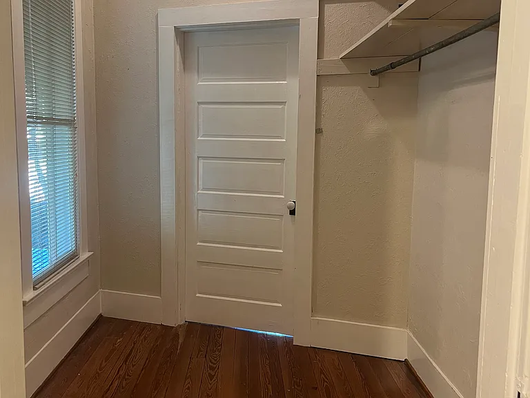 2905 E Jackson St — Photo 16