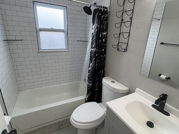 4th image of 7390 Oneida Dr #7390