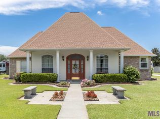 16325 Ole Homestead Ln, Prairieville, LA 70769