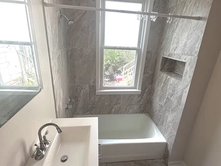 1717 N Astor St #1717 — Photo 3